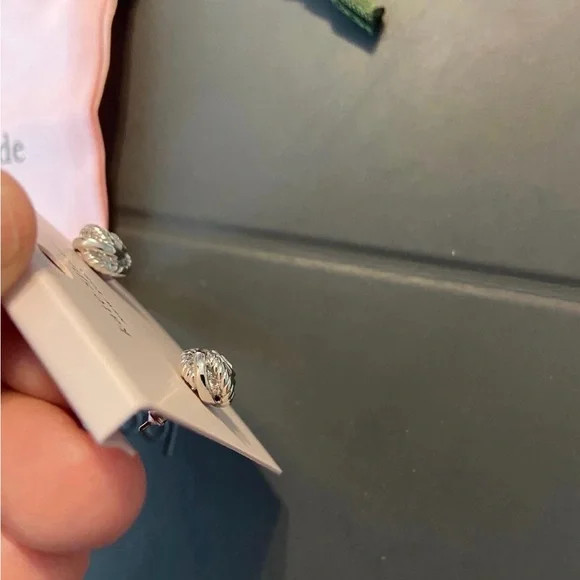 Kate Spade New York knot stud earrings - Picture 4 of 5